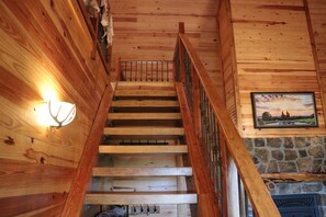 Interior - Cozy cabin nestled in the Ozarks with beautiful views from the front porch. (Huntsville)