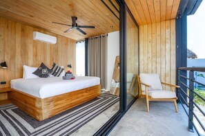 5 bedrooms, in-room safe, iron/ironing board, travel cot - NEW Modern Ocean Front Villa on Private Island (Placencia)