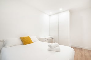 1 chambre, fer et planche à repasser, Wi-Fi gratuit, draps fournis