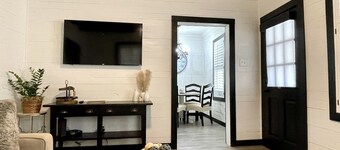 Renovated Calera Farmhouse Home!