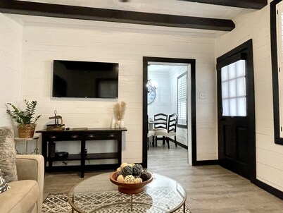 Renovated Calera Farmhouse Home!