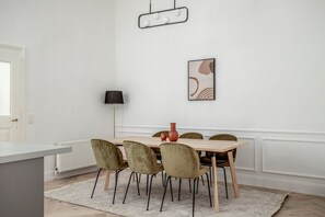 Dining - Fantastic Innere 3BR, Fully Furnished & Equipped, by Blueground (Vienna)