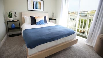 5 bedrooms, desk, iron/ironing board, free WiFi