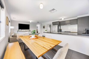 تناول الطعام