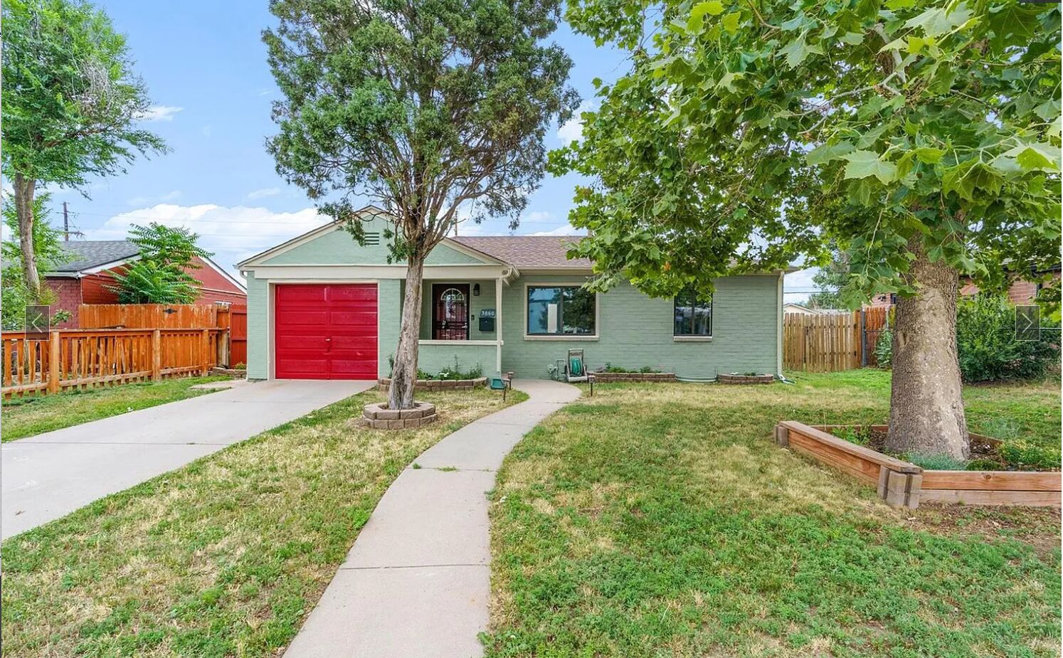 Cute, comfy home. Centrally located. Great for WFH or travelling professionals!