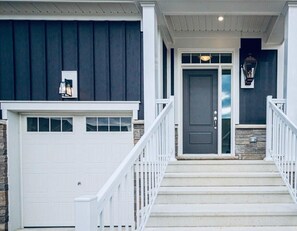 Exterior detail - 1 minute from Blue Mountain Village New Chalet (Pool Hot Tub Fireplace Sauna) (blue mountain)