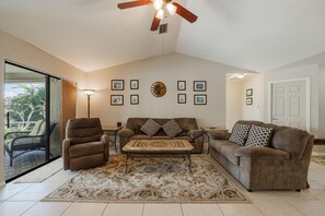 TV - Newly Renovated, Gulf Access & Heated Pool - Villa Following the Sun - Roelens Vacations (Cape Coral)