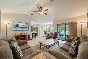 TV - Newly Renovated, Gulf Access & Heated Pool - Villa Following the Sun - Roelens Vacations (Cape Coral)