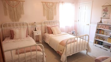 3 chambres, fer et planche à repasser, Wi-Fi gratuit, draps fournis