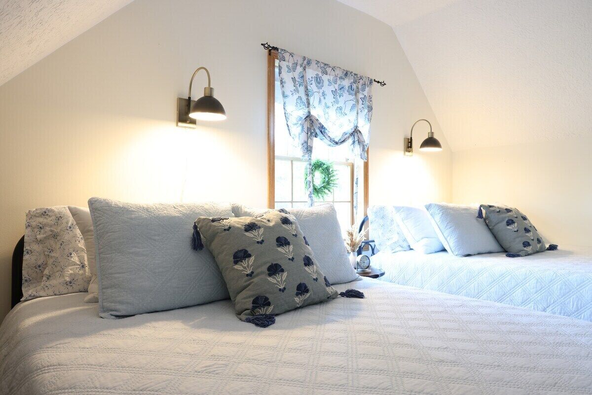 3 bedrooms, iron/ironing board, free WiFi, bed sheets