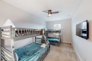 4 bedrooms, iron/ironing board, WiFi, bed sheets