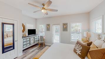 4 bedrooms, iron/ironing board, internet, bed sheets