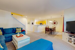 Tv, eldstad, dvd-spelare och bordsfotboll