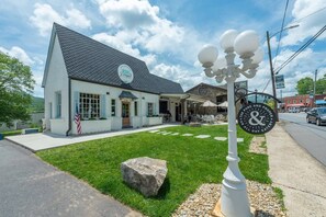 Exterior - Cheshire Cottage | Pet Friendly, Hot Tub & 5-Minutes to Town! (Black Mountain)