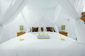 Deluxe Villa | 3 bedrooms, desk, free WiFi - Garvi Villa (Karangasem)