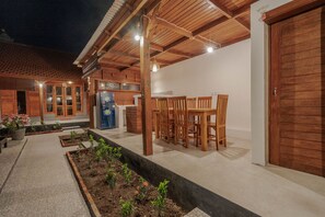 Full-size fridge, dishwasher, toaster, blender - Garvi Villa (Karangasem)