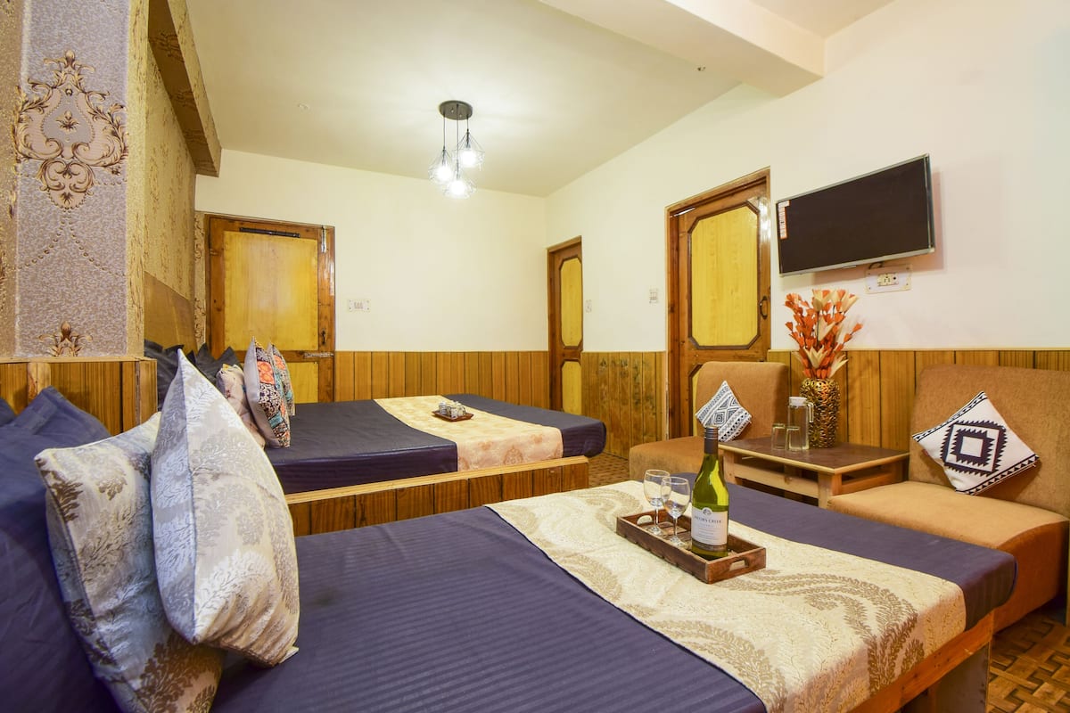 Family Room | 1 bedroom, free WiFi