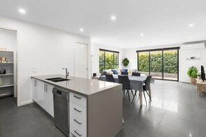 Interior - Seaside Retreat, St Leonards. Three bedroom, three bathroom - great for groups! (Saint Leonards)