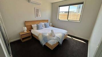 3 bedrooms, iron/ironing board, WiFi, bed sheets
