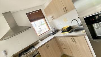 雪櫃、焗爐、爐具