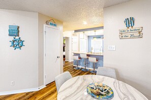 Dining - Water-view condo with heated pool, hot tub, gym, & private balcony - near beach (Corpus Christi)