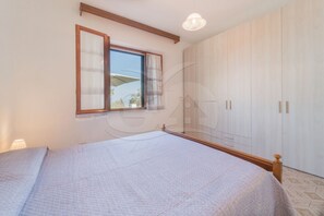 2 chambres, fer et planche à repasser