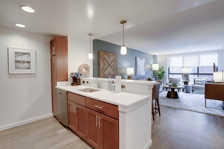 内装. Sojourn | VA Square | 1 BR