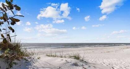 Indian Rocks Beach Condo-Steps to the Sand!