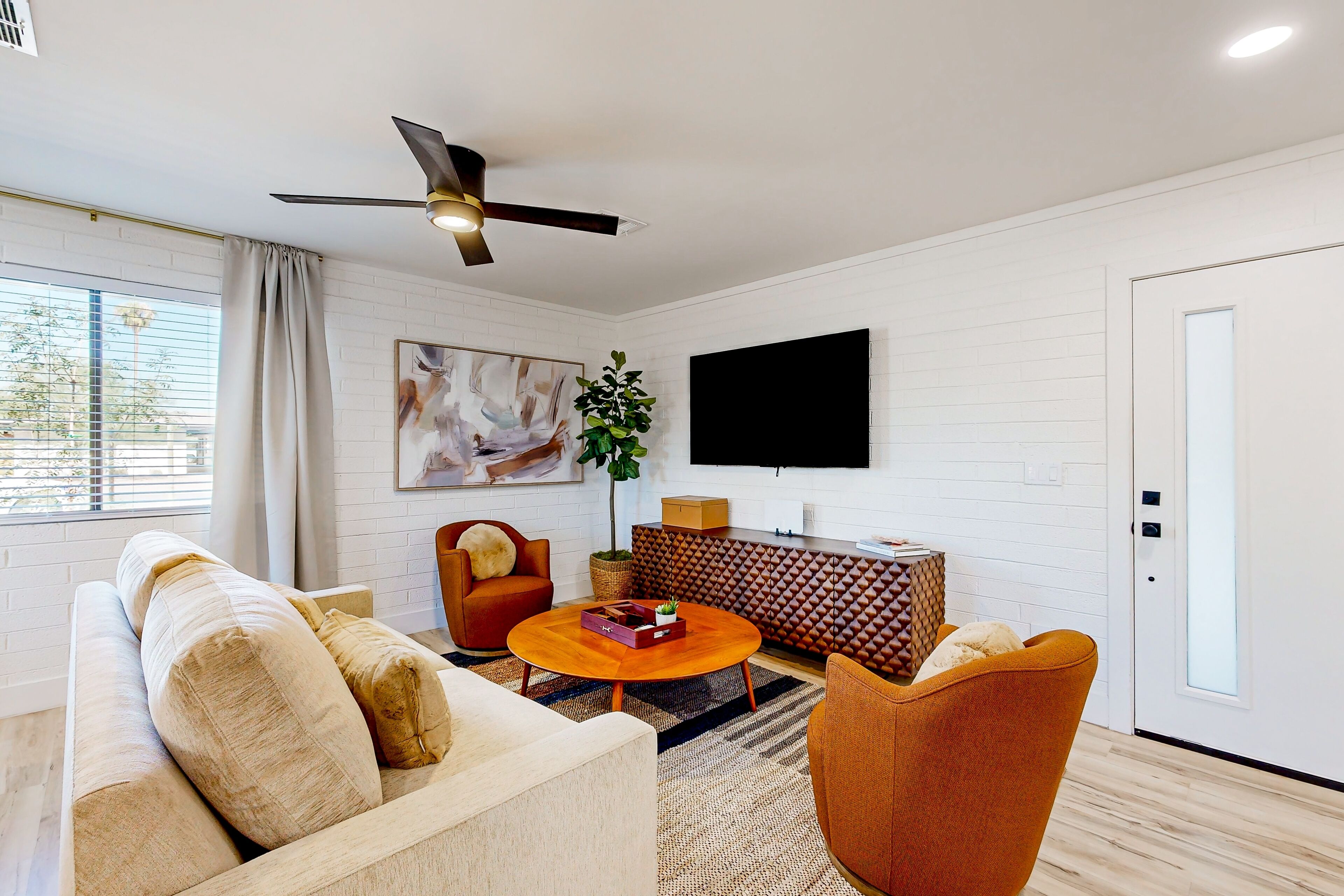 Sun-soaked getaway with courtyard, outdoor kitchen, firepit, & W/D