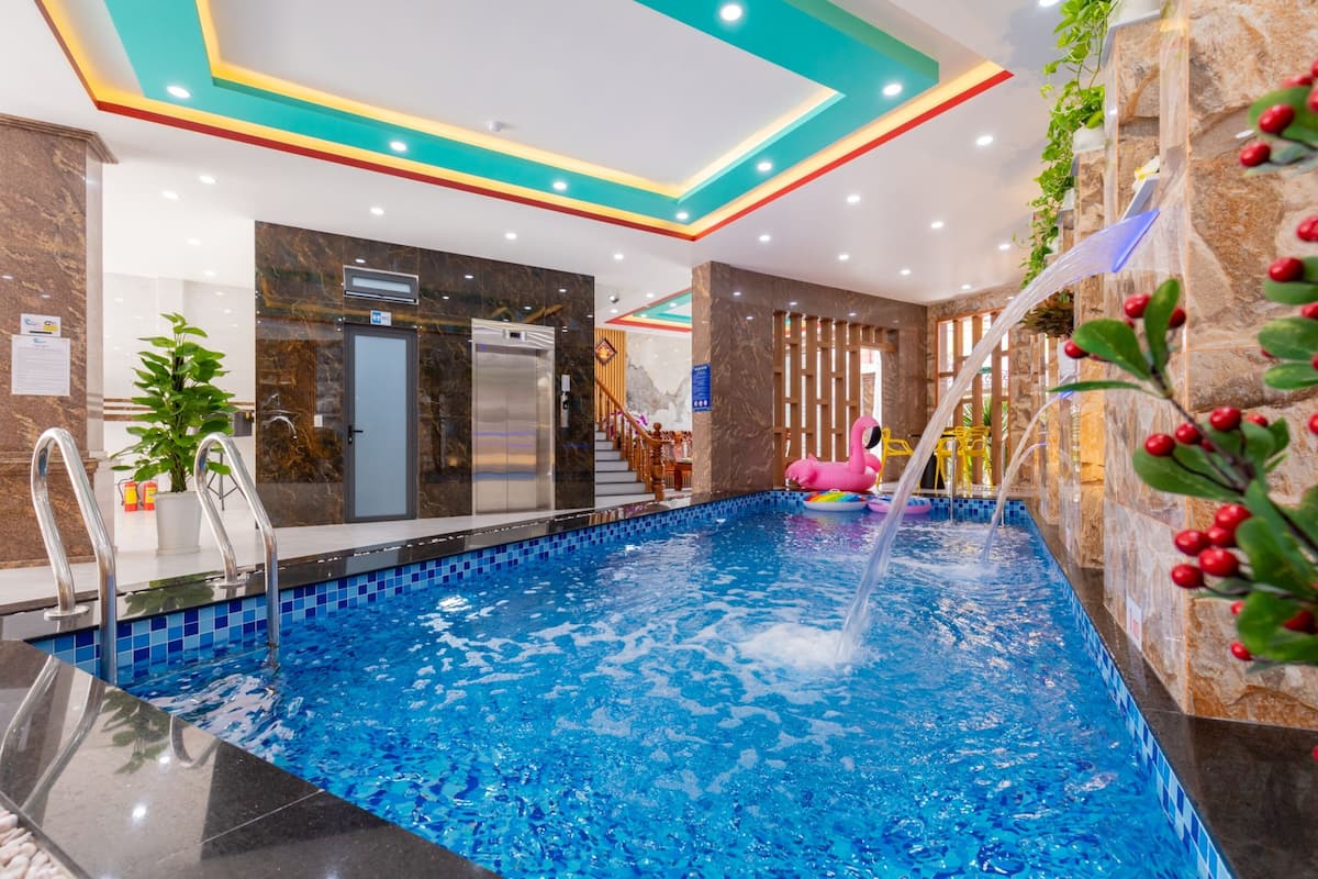 Vila Royal, beberapa kamar, kolam renang pribadi | Kolam renang indoor