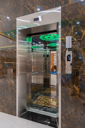 Lift - 126 Vung Tau Pool Villa Back Beach (Ho Chi Minh City)