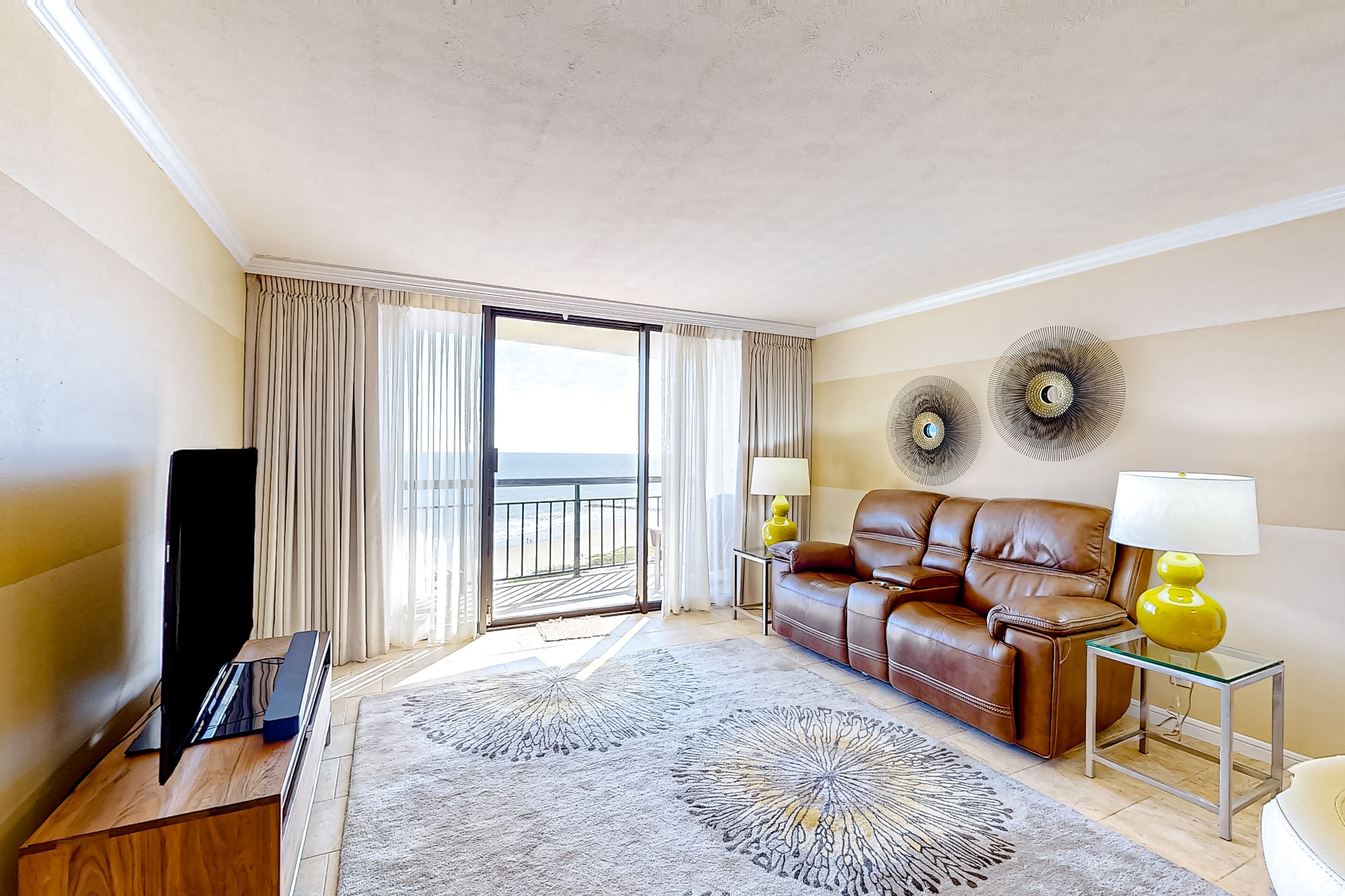 Gulf-view studio with private balcony, on-site pool, & hot tub - near beach