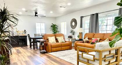 Family Oasis: Ideal Vacation Home near Airport, Outlets & Entertainment Galore!