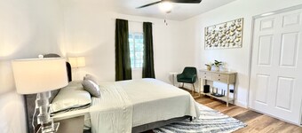 Family Oasis: Ideal Vacation Home near Airport, Outlets & Entertainment Galore!
