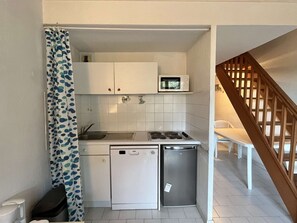 Refrigerador, microondas, lavavajillas y tostadora 