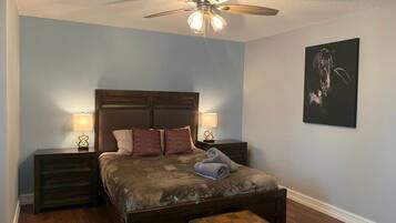 1 bedroom, desk, iron/ironing board, WiFi