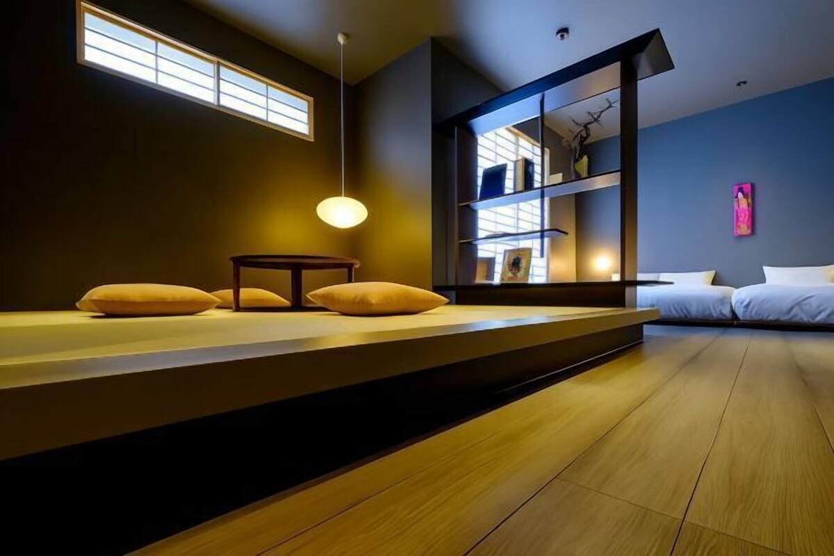 Wifi gratis, decoración personalizada y muebles diferentes 