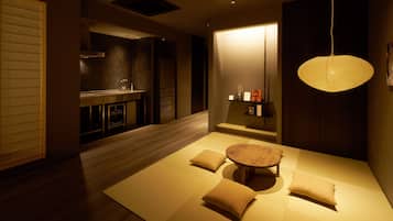 Premium Twin Room | Individually decorated, individually furnished, free WiFi, bed sheets