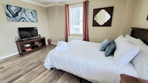 1 bedroom, desk, iron/ironing board, WiFi