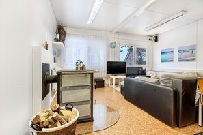 Lobby - Holiday Home 'Wohncontainer Derdak' with Private Terrace, Wi-Fi and Air Conditioning (Boizenburg)