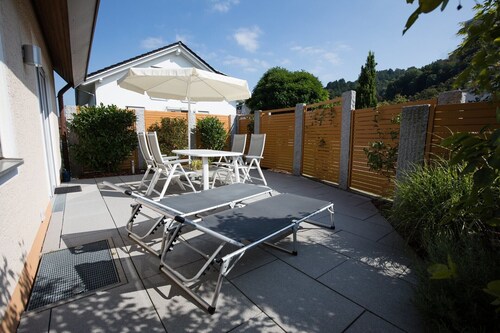 "Ferienwohnung Dr Saretz" mit Teilseesicht, privater Terrasse und WLAN