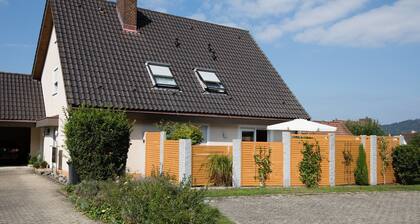 "Ferienwohnung Dr Saretz" mit Teilseesicht, privater Terrasse und WLAN