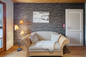 Télévision, chaîne hi-fi