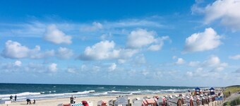 Holiday Apartment 'Lieblingsinsel' with Private Terrace, Private Garden and Wi-Fi