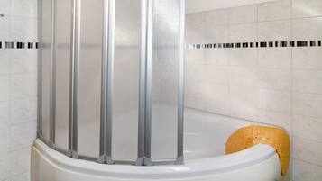 Shower, free toiletries, towels