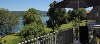 Apartment '1 O G' with Lake View, Balcony and Wi-Fi