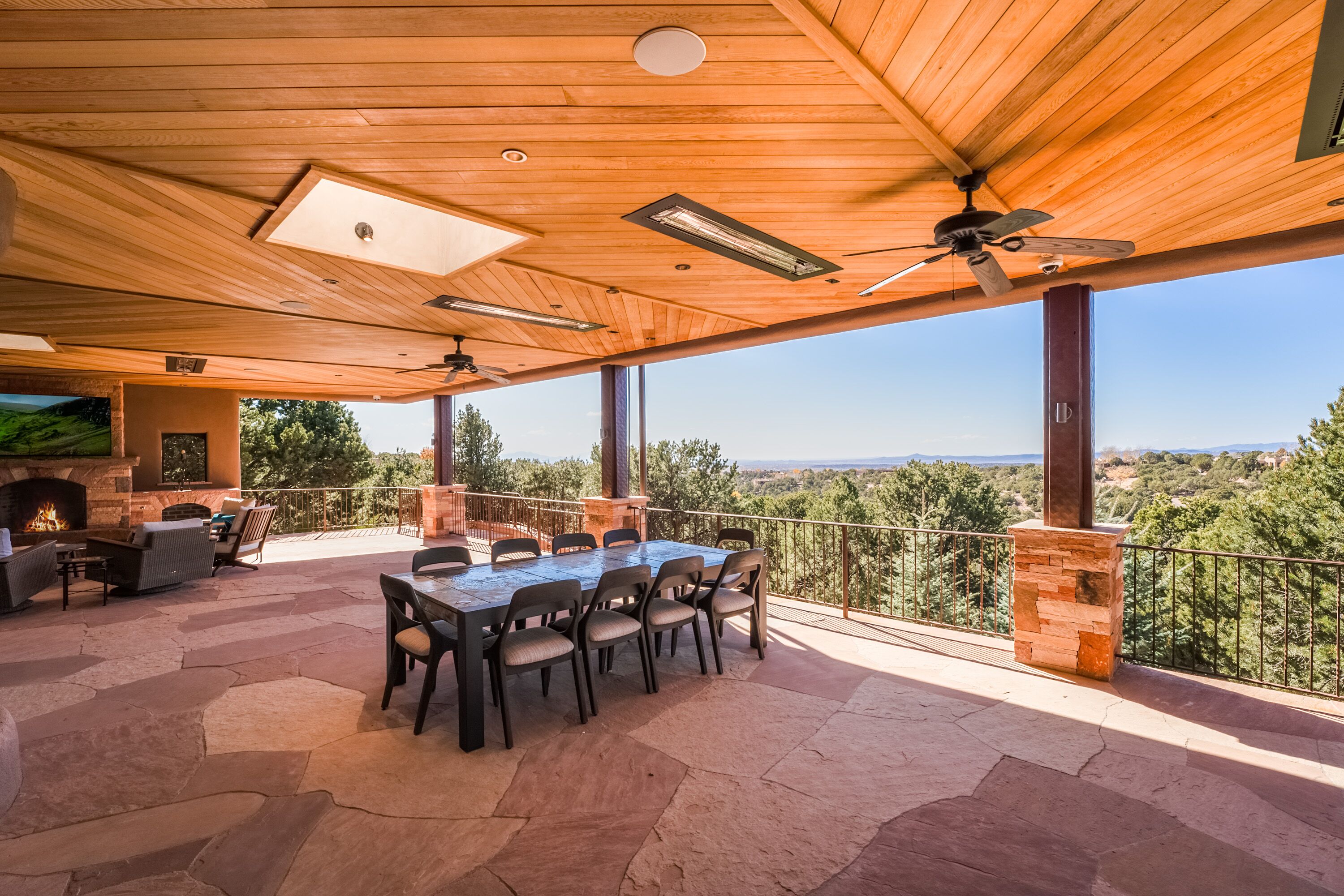 Casa Sierra - Incredible views and outdoor living space