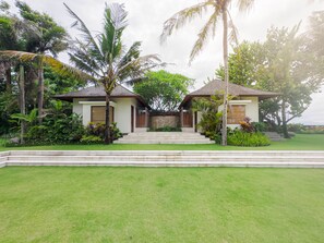 Garden - Princessa Villa (Banjarangkan)