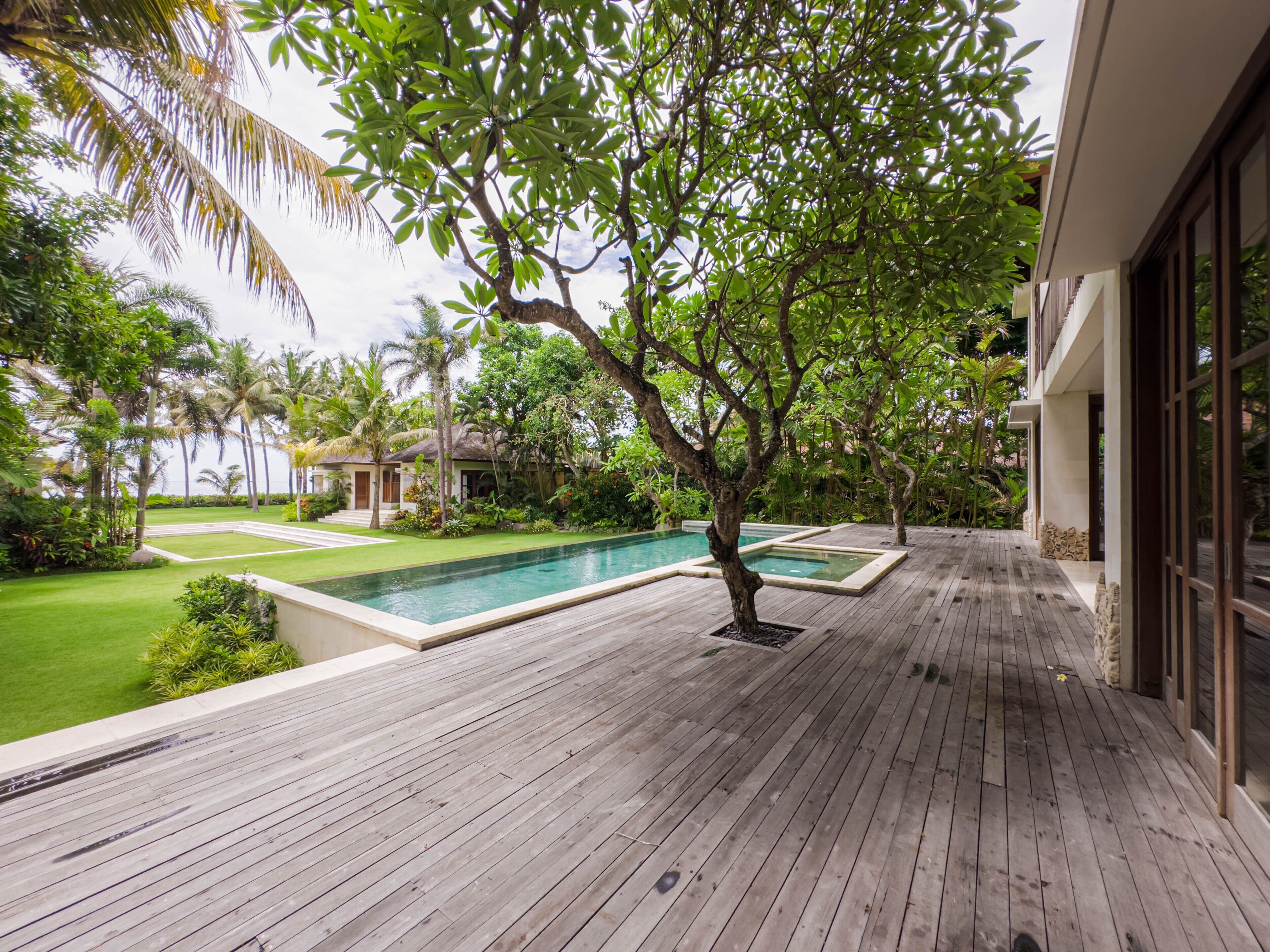 Outdoor pool, pool loungers