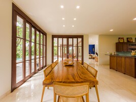 别墅, 5 间卧室 | 起居区 | 平板电视